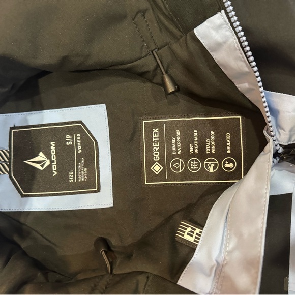 Volcom Sky Blue and Black Hooded Jacket - Picture 5 of 6